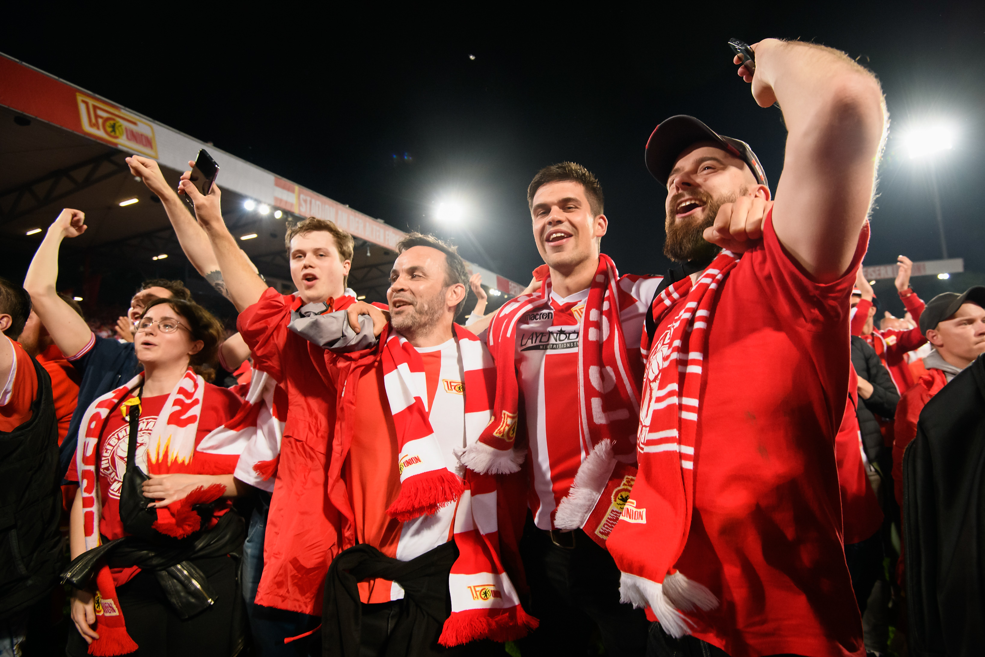 乐鱼app-那不勒斯绝杀莱比锡红牛，拉什福德点燃赛场